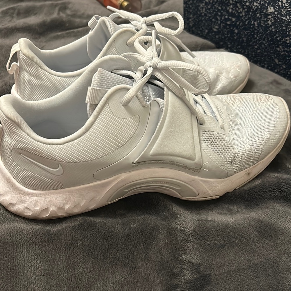 Nike tennis shoes